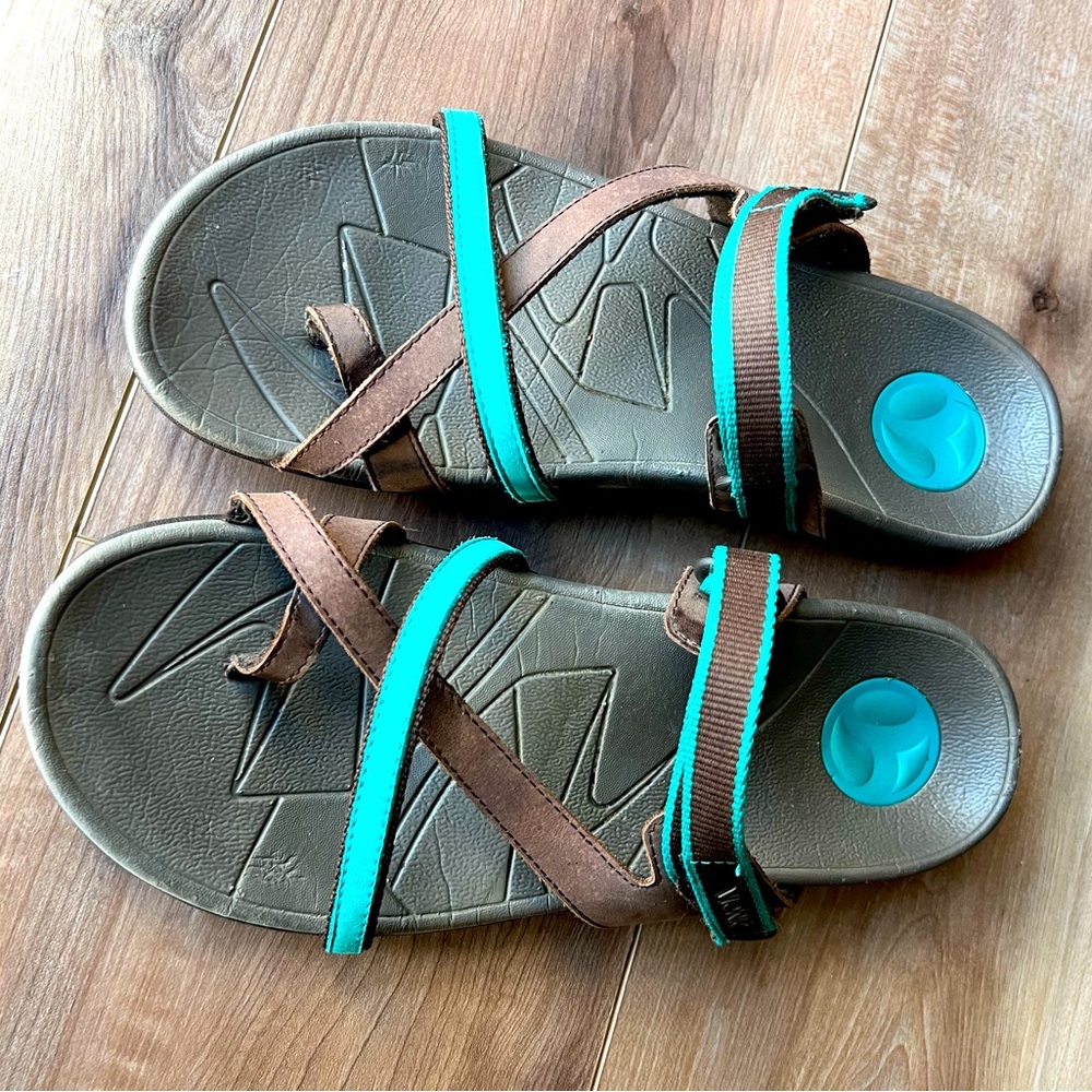 Vionic Vibram Strappy Sandals Size:9.5